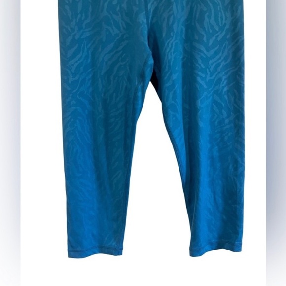 Sweaty Betty Tiger Print All Day High Waist Embossed Cropped Leggings Blue - Picture 4 of 9